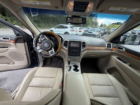 Used 2013 Jeep Grand Cherokee Overland w/ Advance Technology Group RWD image 21