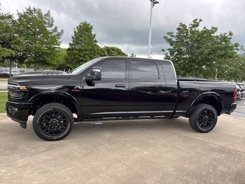 Used 2025 RAM 2500 Limited AWD/4WD image 11