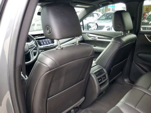 Used 2021 Cadillac XT5 Premium Luxury FWD image 12