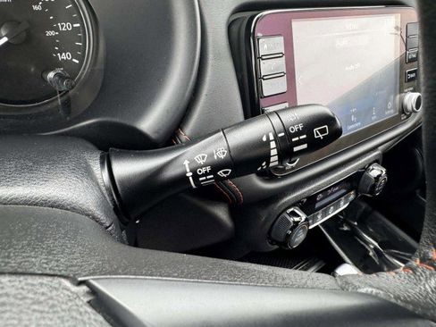 Used 2023 Nissan Kicks SR image 22