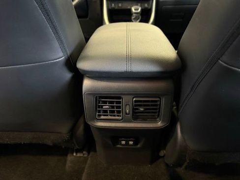 Used 2020 Toyota RAV4 XLE Premium image 23