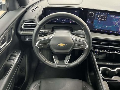 Used 2025 Chevrolet Traverse LT AWD/4WD image 20