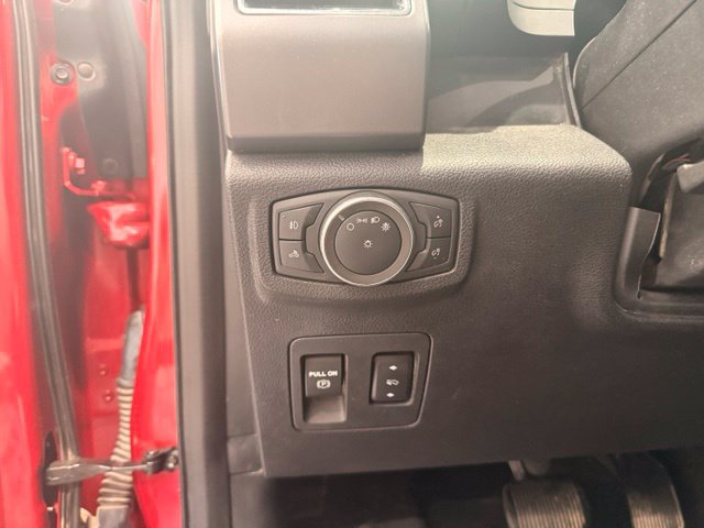 Used 2020 Ford F150 XLT w/ Equipment Group 302A Luxury AWD/4WD image 13