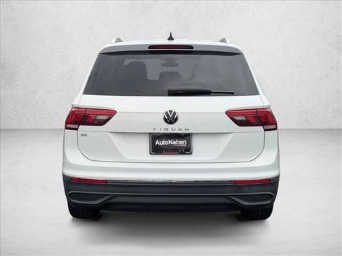 Used 2022 Volkswagen Tiguan SE FWD image 7