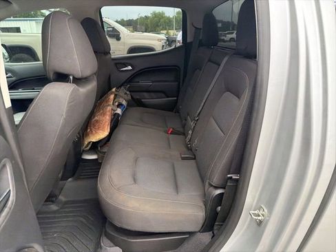 Used 2020 Chevrolet Colorado LT RWD image 11