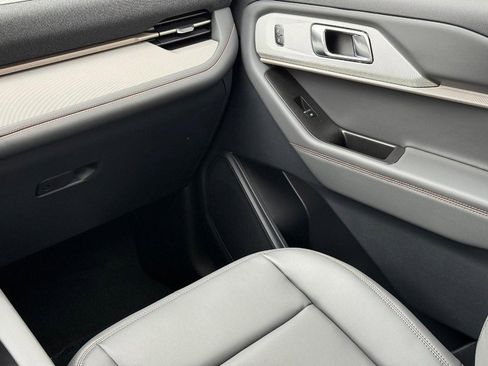 New 2025 Ford Explorer Active w/ Active Comfort Package image 11