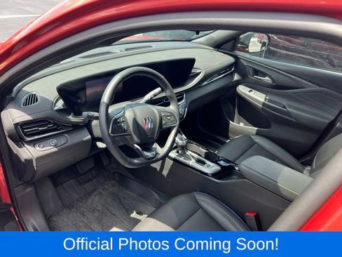 Used 2024 Buick Envista Sport Touring w/ Convenience I Package FWD image 3
