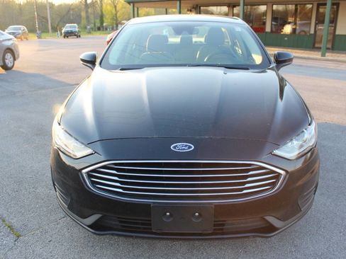 Used 2019 Ford Fusion SE image 9
