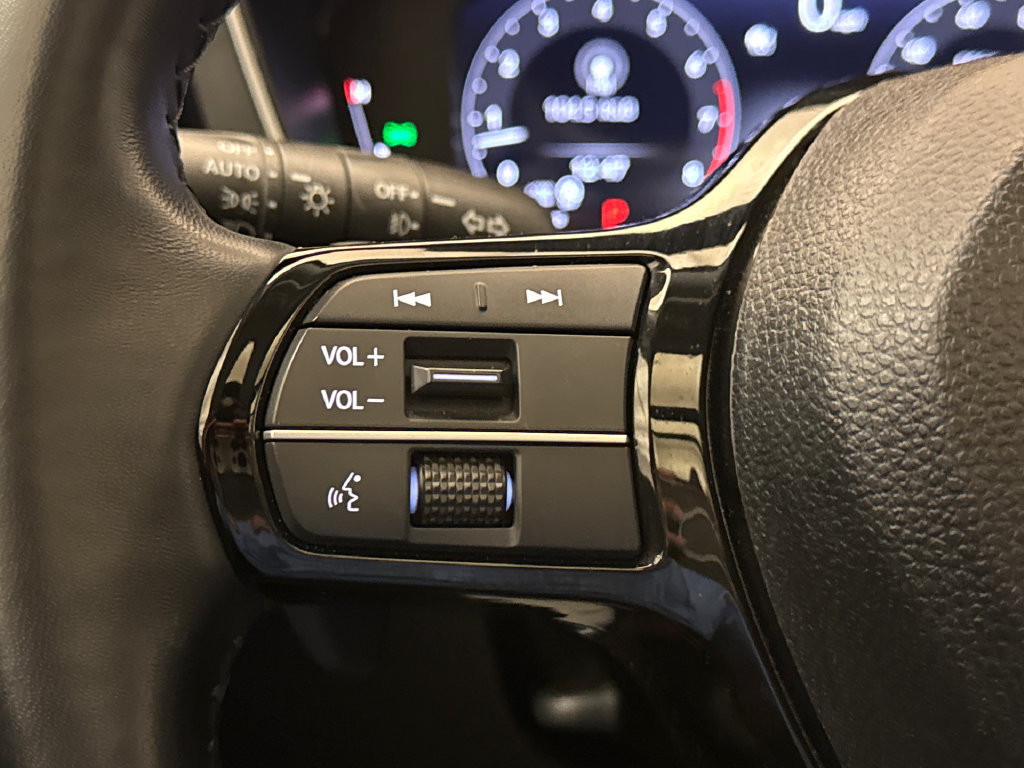 Certified 2025 Honda Pilot Elite image 37
