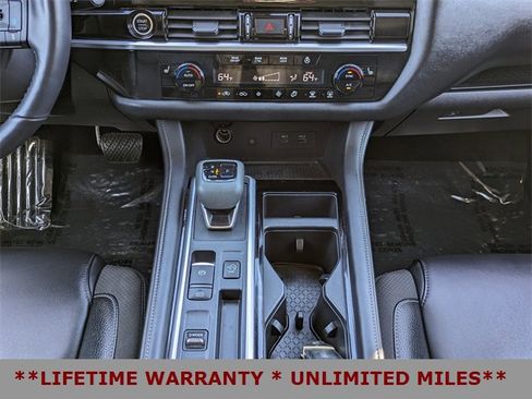 Used 2024 Nissan Pathfinder SL image 21