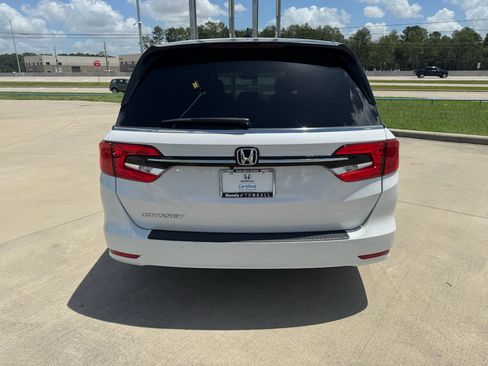 Certified 2024 Honda Odyssey EX-L image 7