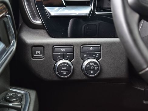 Used 2024 GMC Sierra 1500 Elevation image 35