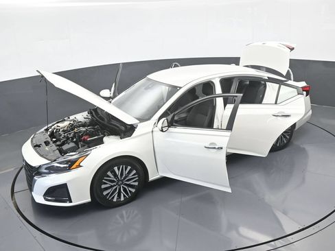 Used 2023 Nissan Altima 2.5 SV FWD image 66