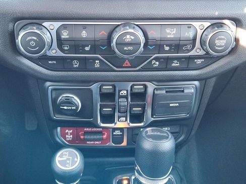 New 2025 Jeep Gladiator Sport AWD/4WD image 16