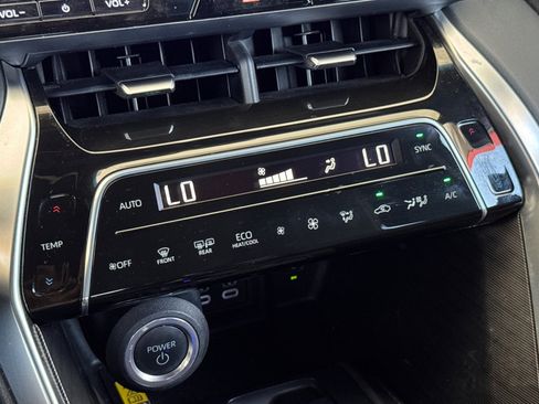 Certified 2023 Toyota Venza Nightshade AWD/4WD image 19
