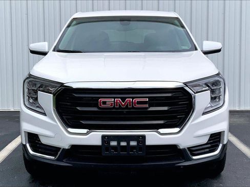 Used 2024 GMC Terrain SLE AWD/4WD image 3