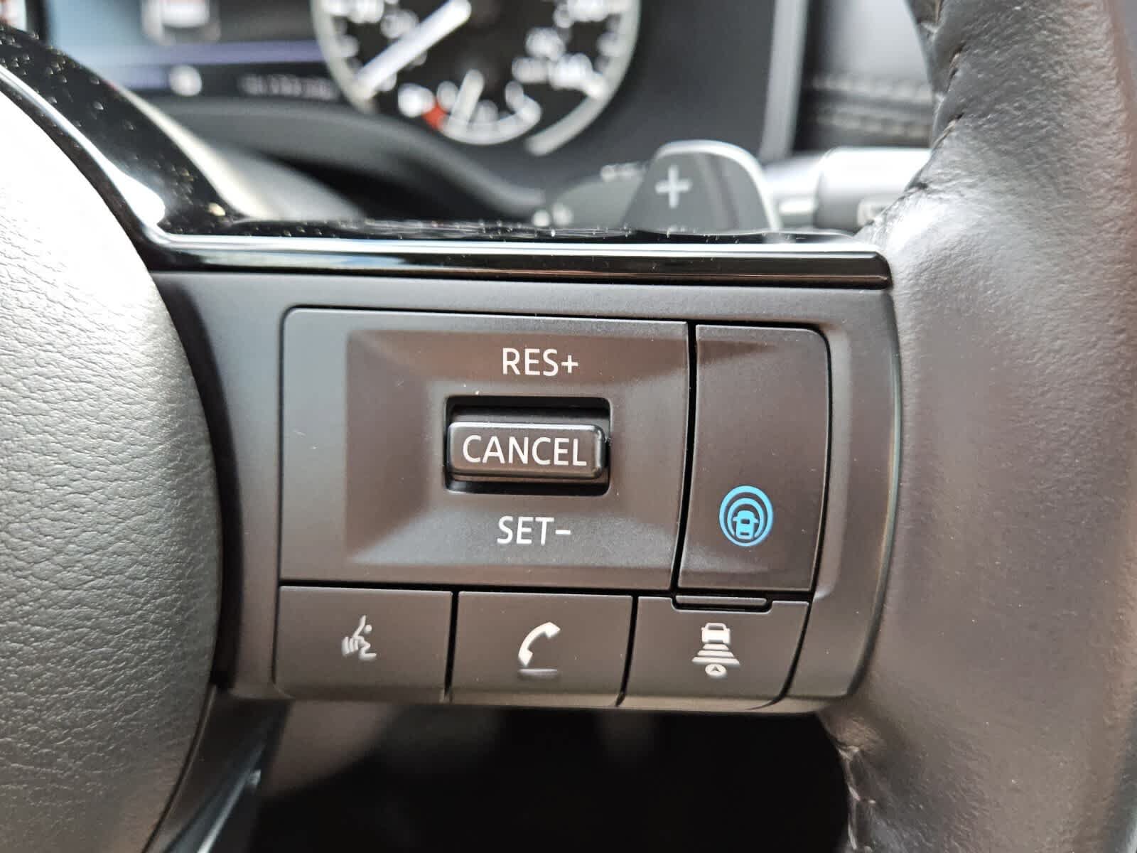 Used 2023 Nissan Rogue SV w/ SV Premium B Package FWD image 13