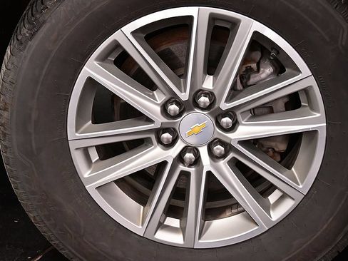 Used 2023 Chevrolet Traverse LT AWD/4WD image 9
