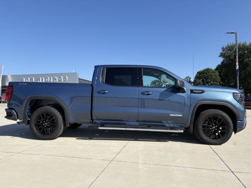 Used 2026 GMC Sierra 1500 Elevation AWD/4WD image 2