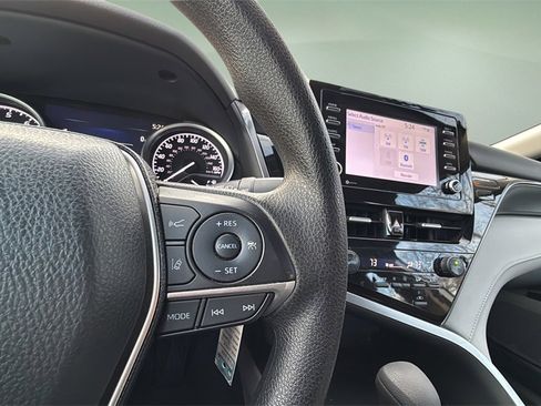 Used 2023 Toyota Camry LE image 27