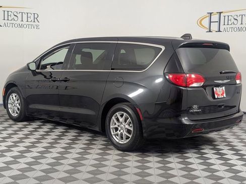 Certified 2023 Chrysler Voyager LX image 5