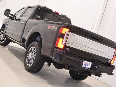 Certified 2026 Ford F350 Platinum w/ Platinum Plus Package image 44