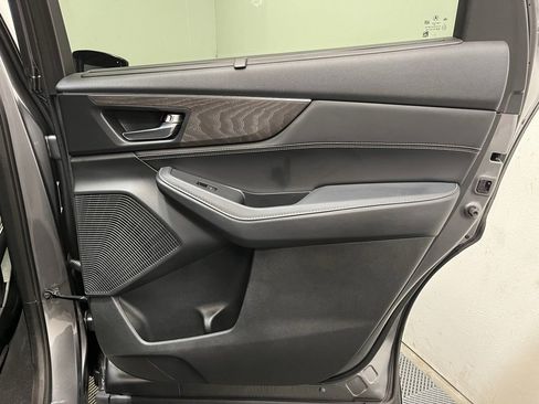 Certified 2023 Acura MDX SH-AWD w/ Advance Package image 18