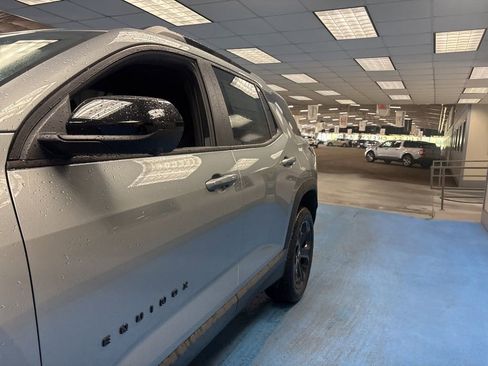 New 2026 Chevrolet Equinox LT w/ Midnight Edition FWD image 15