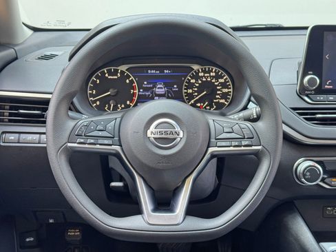 Used 2021 Nissan Altima 2.5 SV FWD image 18
