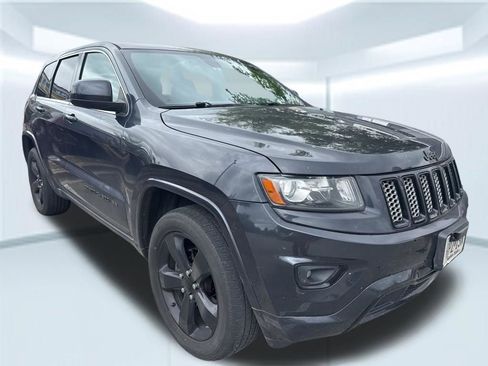 Used 2015 Jeep Grand Cherokee Altitude AWD/4WD image 4