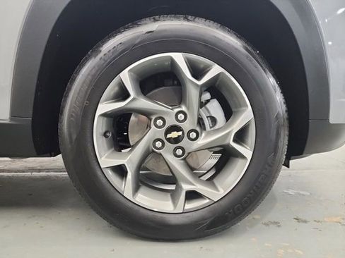 Used 2024 Chevrolet Trax LT image 41