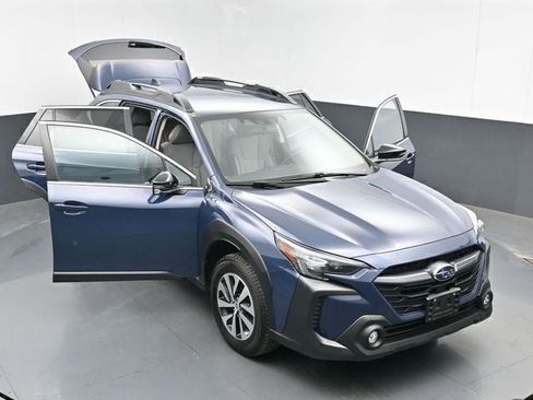 Used 2024 Subaru Outback Premium image 90