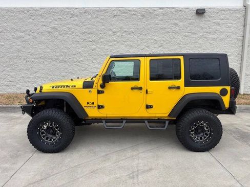 Used 2009 Jeep Wrangler Unlimited X image 3