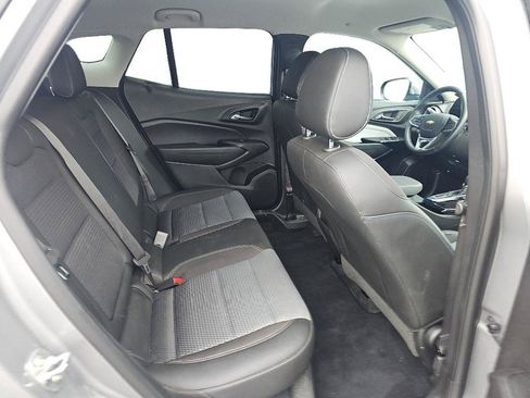 Used 2025 Chevrolet Trax LT w/ LT Convenience Package FWD image 11