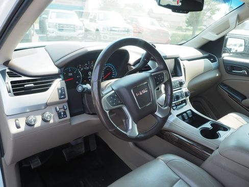 Used 2017 GMC Yukon SLT w/ HD Trailering Package AWD/4WD image 13
