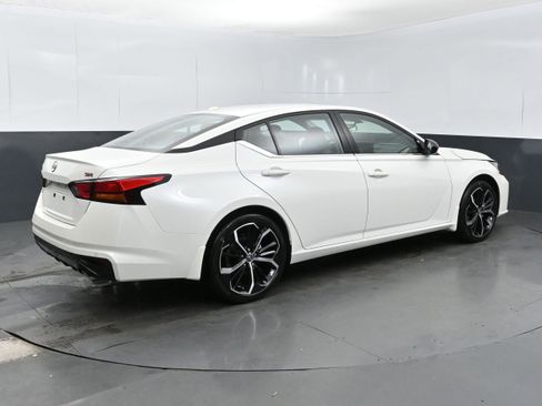 New 2025 Nissan Altima 2.5 SR image 10