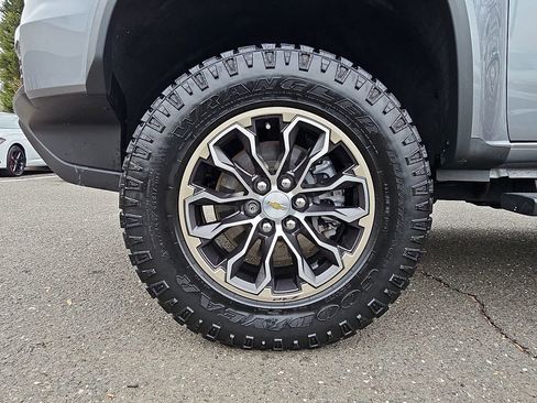 Used 2021 Chevrolet Colorado ZR2 image 9