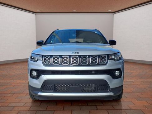 Used 2025 Jeep Compass Limited AWD/4WD image 2
