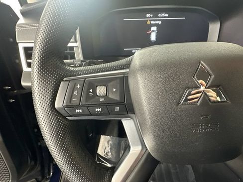 Used 2024 Mitsubishi Outlander SE AWD/4WD image 27
