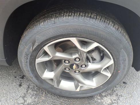 Used 2024 Chevrolet Trax LT w/ LT Convenience Package FWD image 9