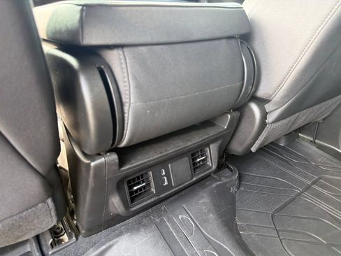 Used 2025 Chevrolet Silverado 1500 Custom w/ Turbomax Blackout Package AWD/4WD image 27