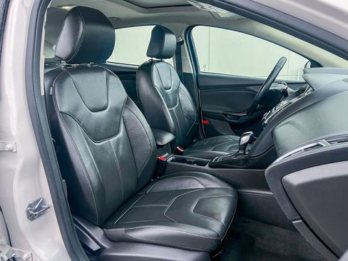 Used 2018 Ford Focus Titanium FWD image 20