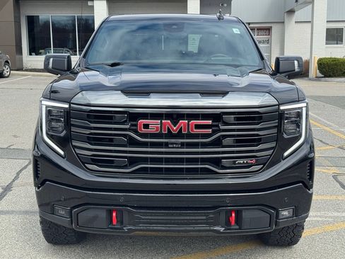 Used 2023 GMC Sierra 1500 AT4 w/ AT4 Premium Package AWD/4WD image 9