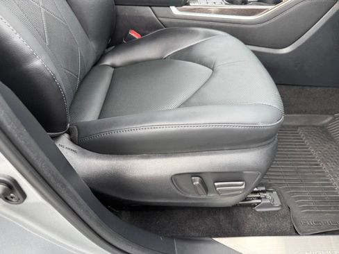 Used 2023 Toyota Highlander Platinum AWD/4WD image 49