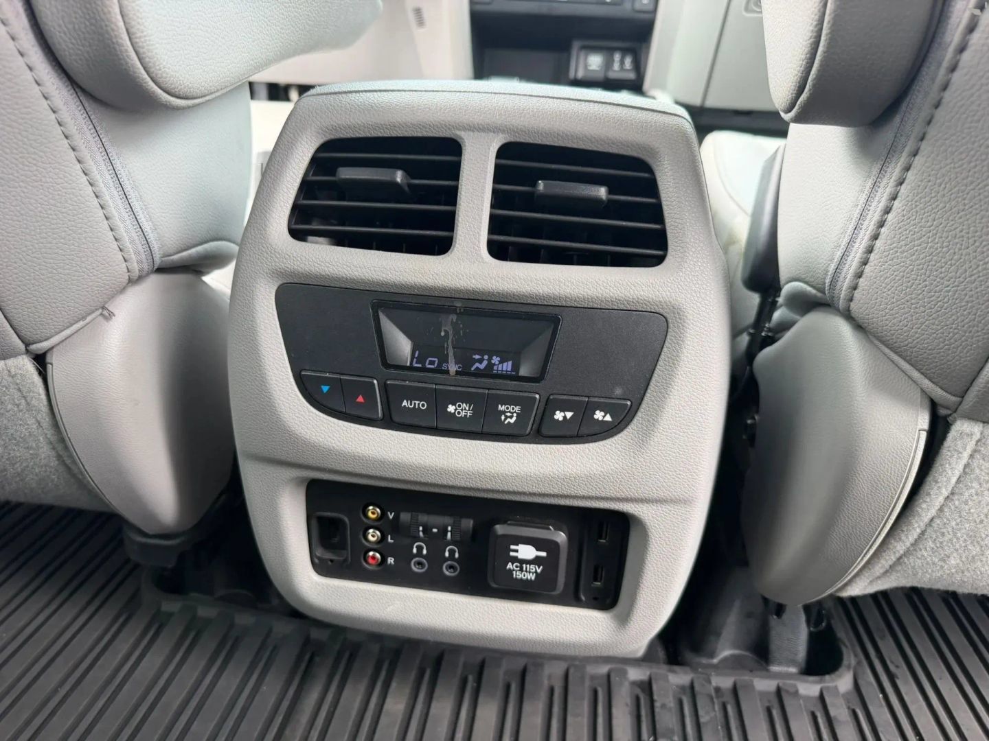 Used 2017 Honda Pilot Touring image 20