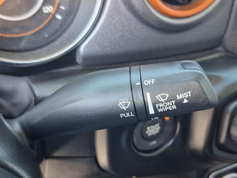 Used 2023 Jeep Gladiator Mojave AWD/4WD image 33