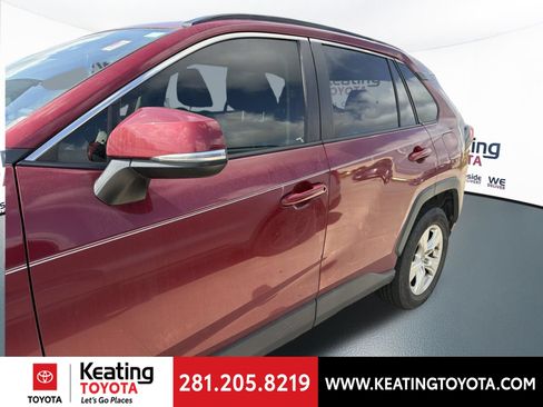 Used 2019 Toyota RAV4 XLE w/ Convenience Package FWD image 6