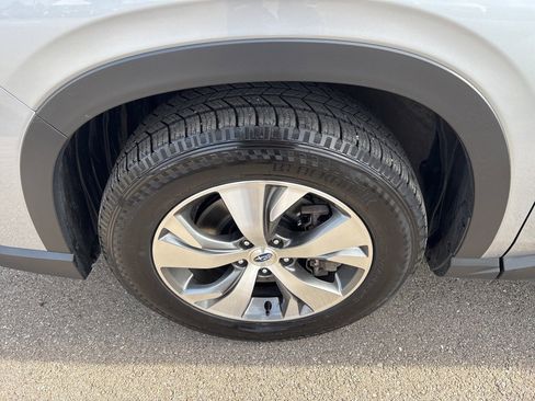 Certified 2023 Subaru Ascent Premium image 8