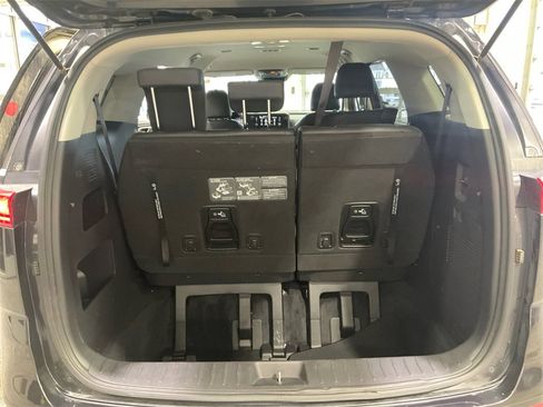 Used 2024 Kia Carnival LX image 28