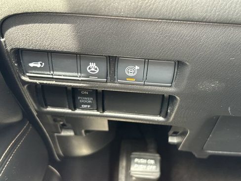 Used 2021 Nissan Armada Platinum w/ Captain's Chairs Package RWD image 14